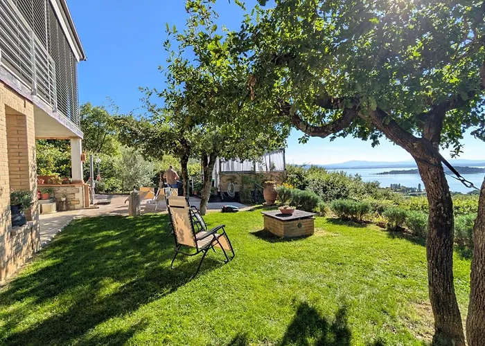 Vista Con Jacuzzi E Campo Volley Monte del Lago