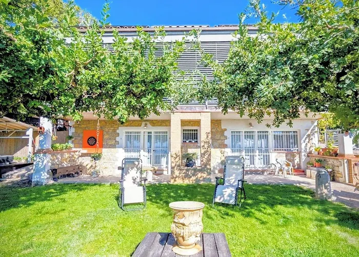 Vista Con Jacuzzi E Campo Volley *